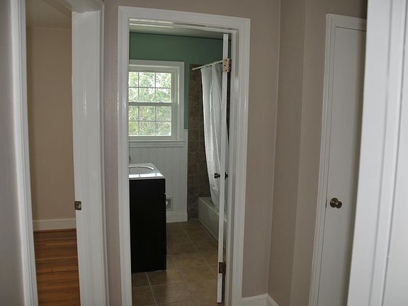4th image of 3610 Bunker Hill Dr