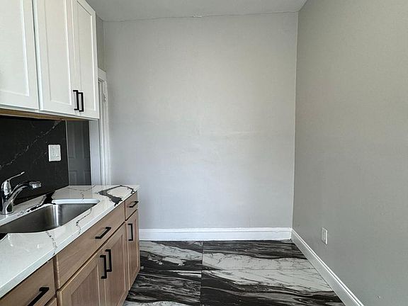 2nd image of 32 Dayton St #Cc2