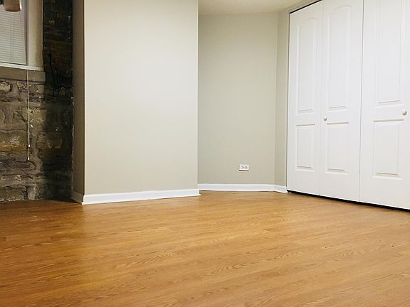 5th image of 3433 N Elaine Pl APT Br