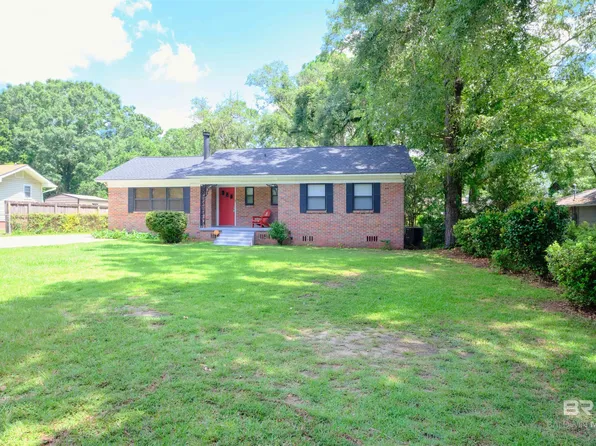 3824 Hawthorne Dr, Mobile, AL 36693