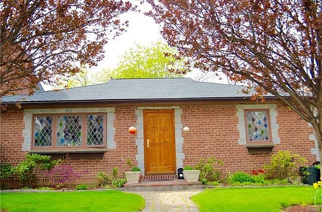1st image of 33 Cypress St