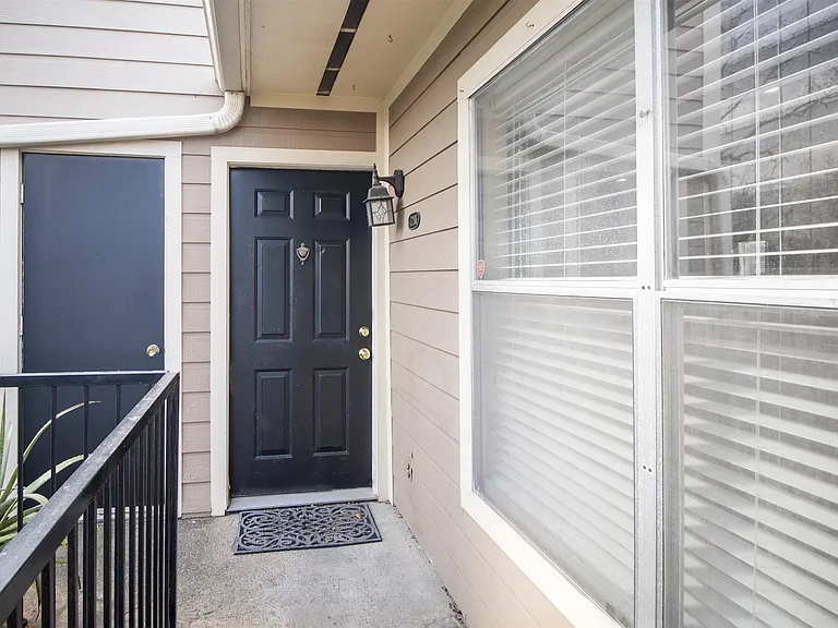 728 Bering Dr #K — Photo 14