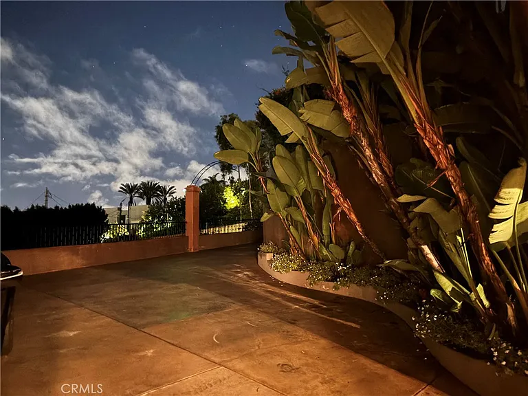1316 Beverly Grove Pl — Photo 3