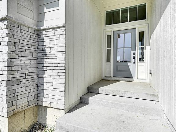 5th image of 17404 Gillette St