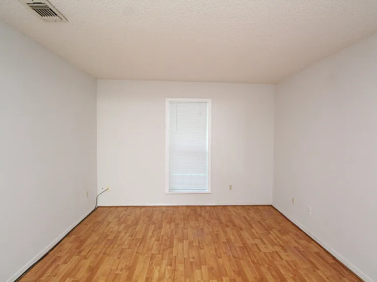 50 Fulton Ave #D16 — Photo 11
