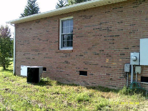 3rd image of 206 Brookwood Dr