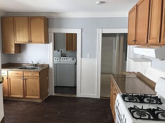 2nd image of 31 Brackett St #2