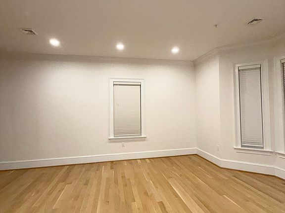 3rd image of 7 Victoria St #1