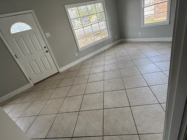 3121 Cottage Hill Rd — Photo 2
