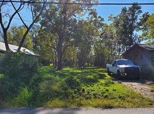 2145 Hebert St, Beaumont, TX 77705