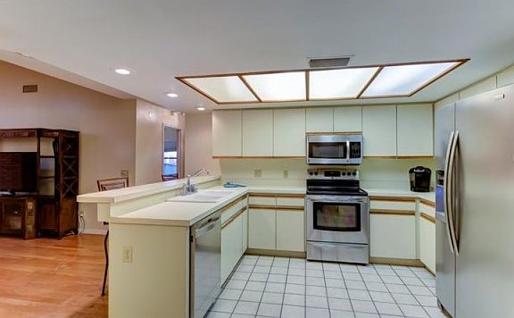 4th image of 2517 Arborwood Dr