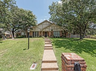 10013 Forest View Dr, Woodway, TX 76712