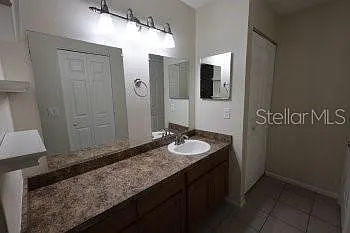 1155 Thayer St — Photo 7