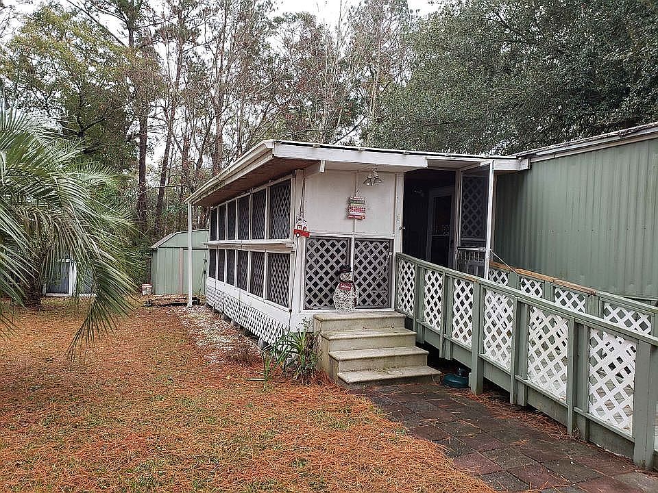 Screened in LARGE porch