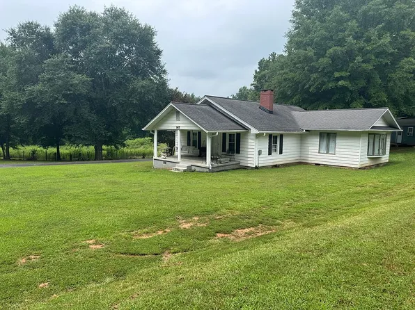 947 Midway Rd, Pickens, SC 29671