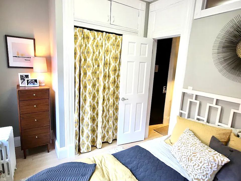 1st image of 145 Waverly Pl APT 1E