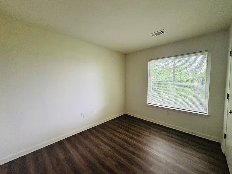 1210J University Ter — Photo 13