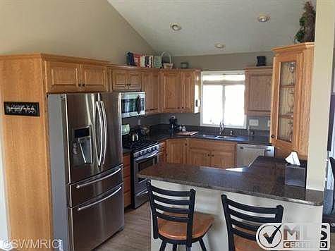 4th image of 1172 Mid Bluff Dr