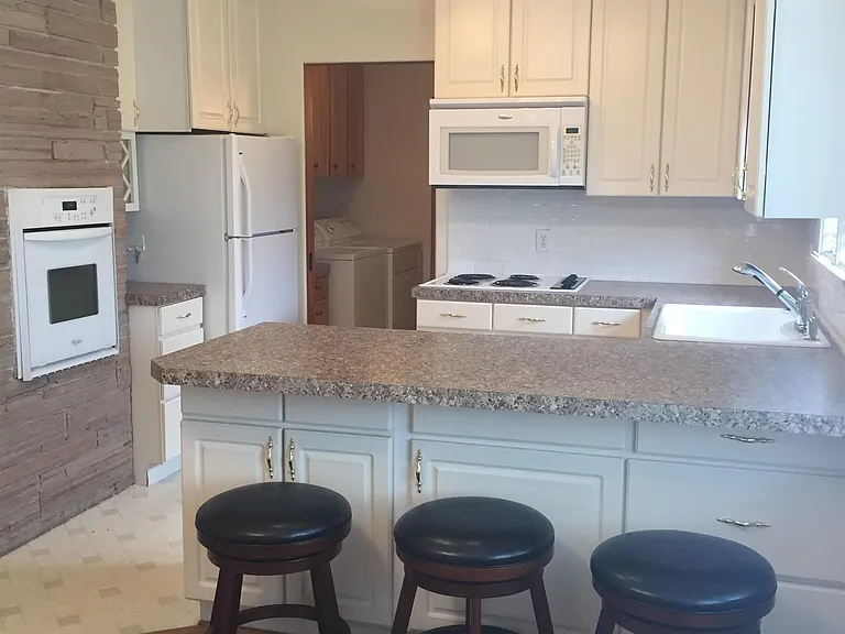 402 S Carr Ave — Photo 4