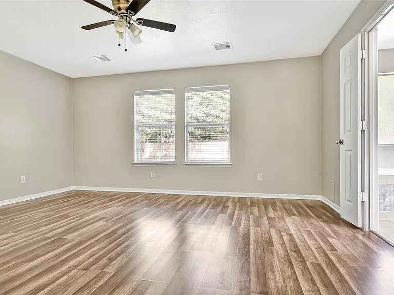 5601 Savannah Woods Ln — Photo 8