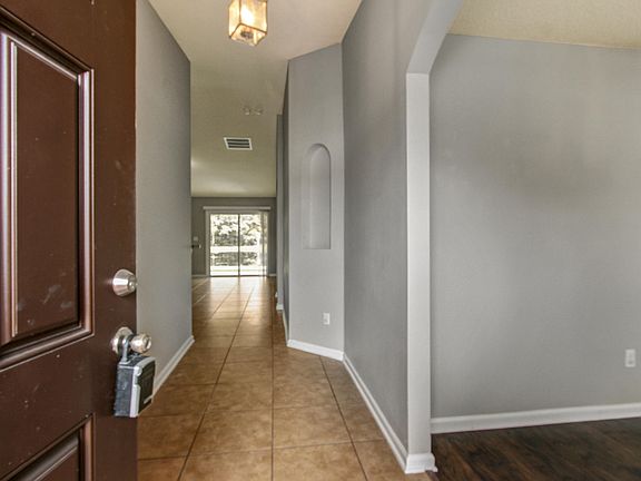 3rd image of 10995 Snowbrook Ct