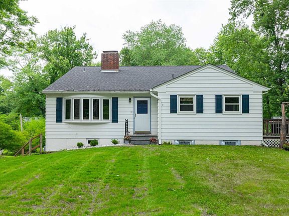 2nd image of 5 Margaret Dr