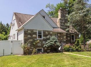 2 Armour Rd, Hatboro, PA 19040