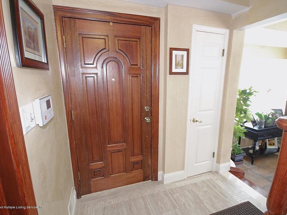 1888 Drumgoole Rd W, Staten Island, NY 10309 Zillow