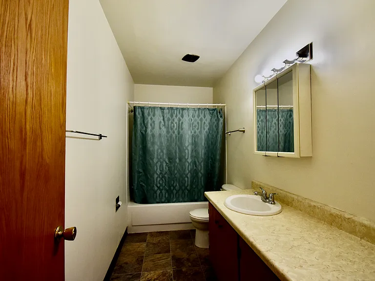 102 5th St E #12 — Photo 7