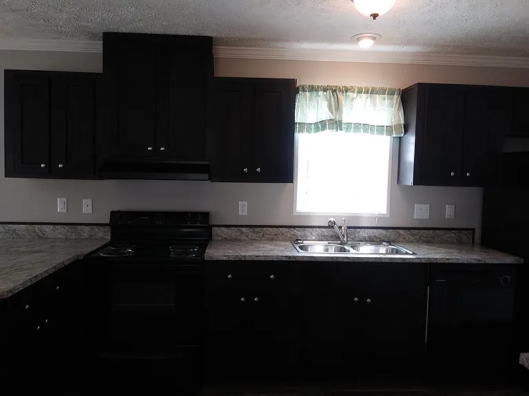The Waverly — Photo 27