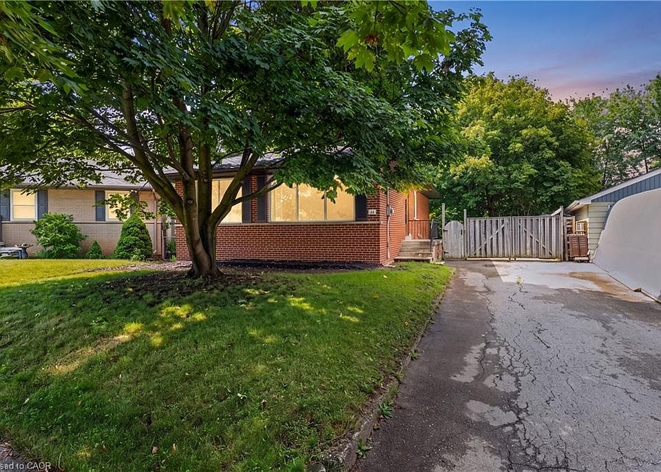 1st image of 46 McIntyre Cres