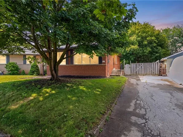46 McIntyre Cres, Halton Hills, ON L7G 1N3