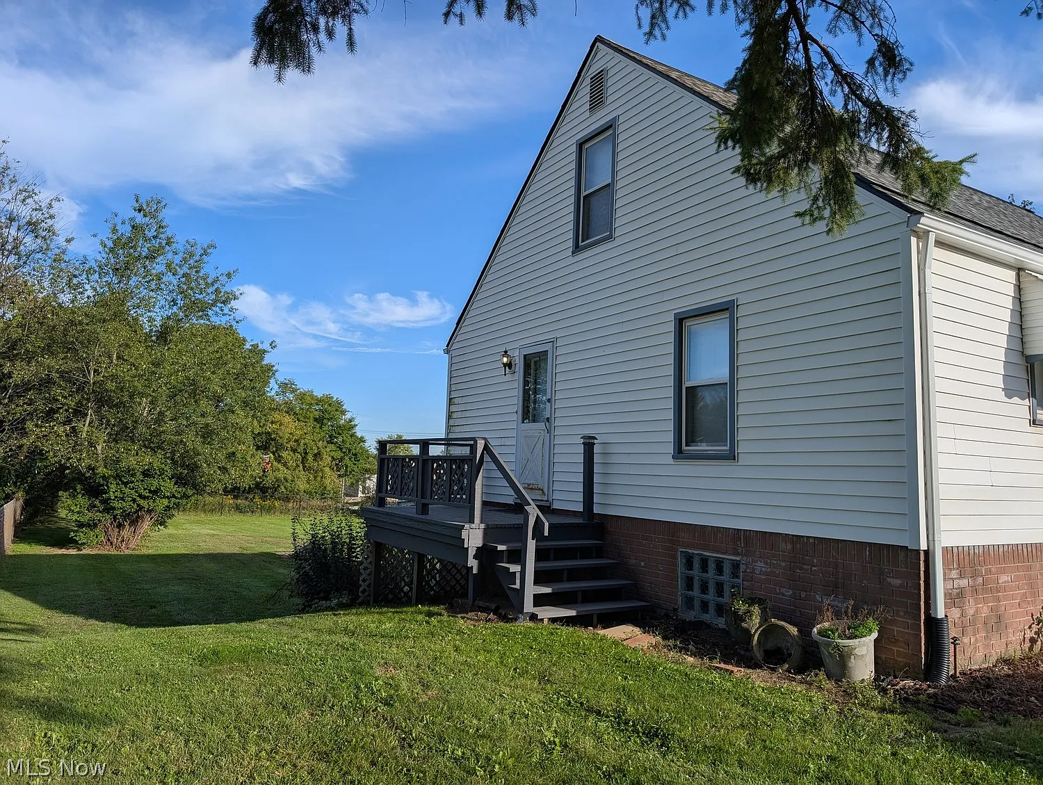 4 bed, 1.5 bath, 1326 sqft, $1,600 — Photo 3