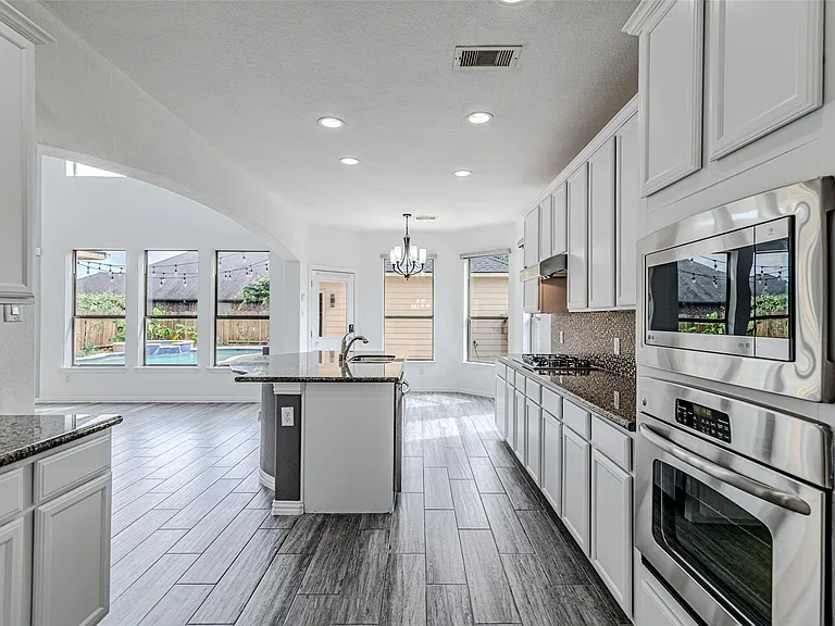 6219 Saint Rosalia Dr — Photo 21