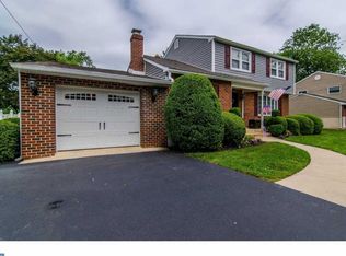 21 Blackthorne Ln, Aston, PA 19014