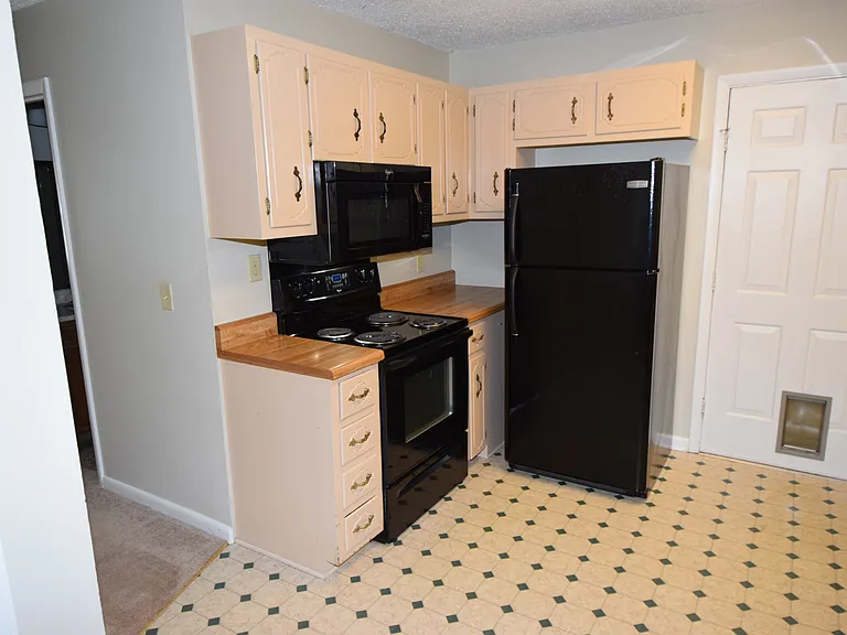 16605 Janet Dr — Photo 7