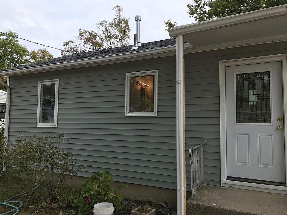 2nd image of 17 Maplewood Dr