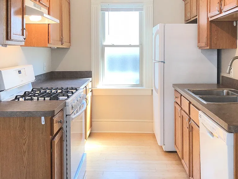 Kitchen cabinetry & appliances