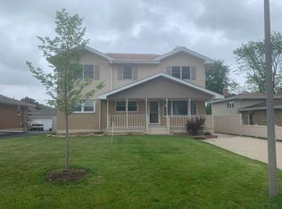 673 N Howard Ave, Elmhurst, IL 60126