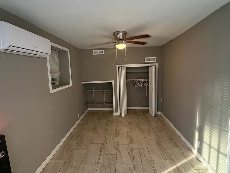 E Freedom Cir — Photo 9