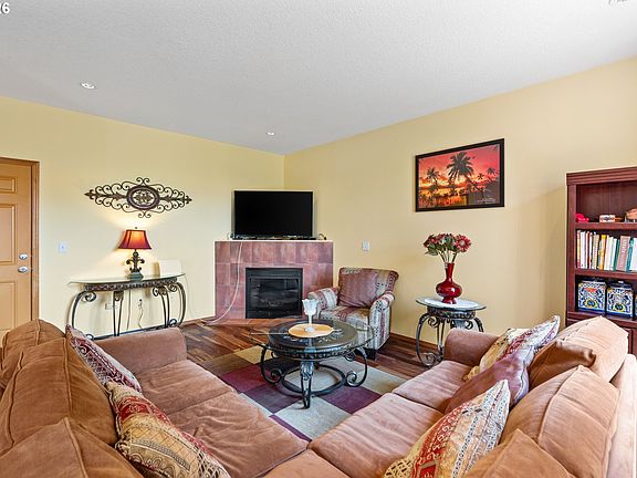 3rd image of 10604 NE 114th Ct