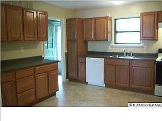 3rd image of 50 Briar Mills Dr
