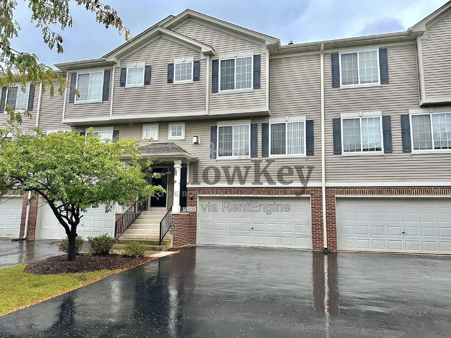 3 bed, 2.5 bath, 1800 sqft, $2,450 — Photo 1