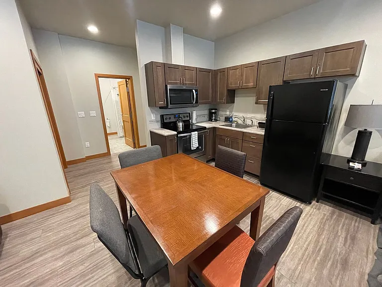 515 E Yakima Ave — Photo 10