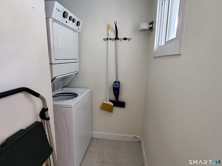 65 Elm St — Photo 12