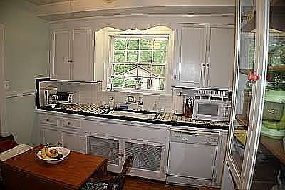 5th image of 1209 Taylor Ave