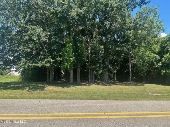 1 Seymour Ave, Diberville, MS 39540