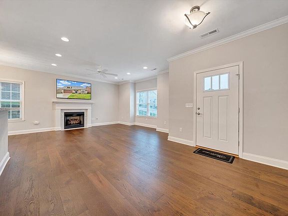 5th image of 119 N Oaks Dr