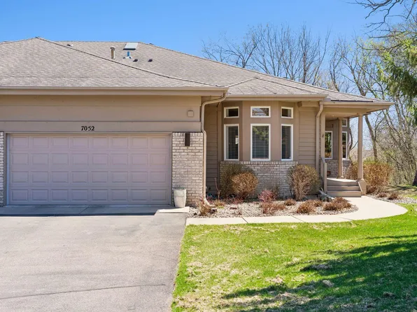 7052 Crowne Oak Rd, Eden Prairie, MN 55344