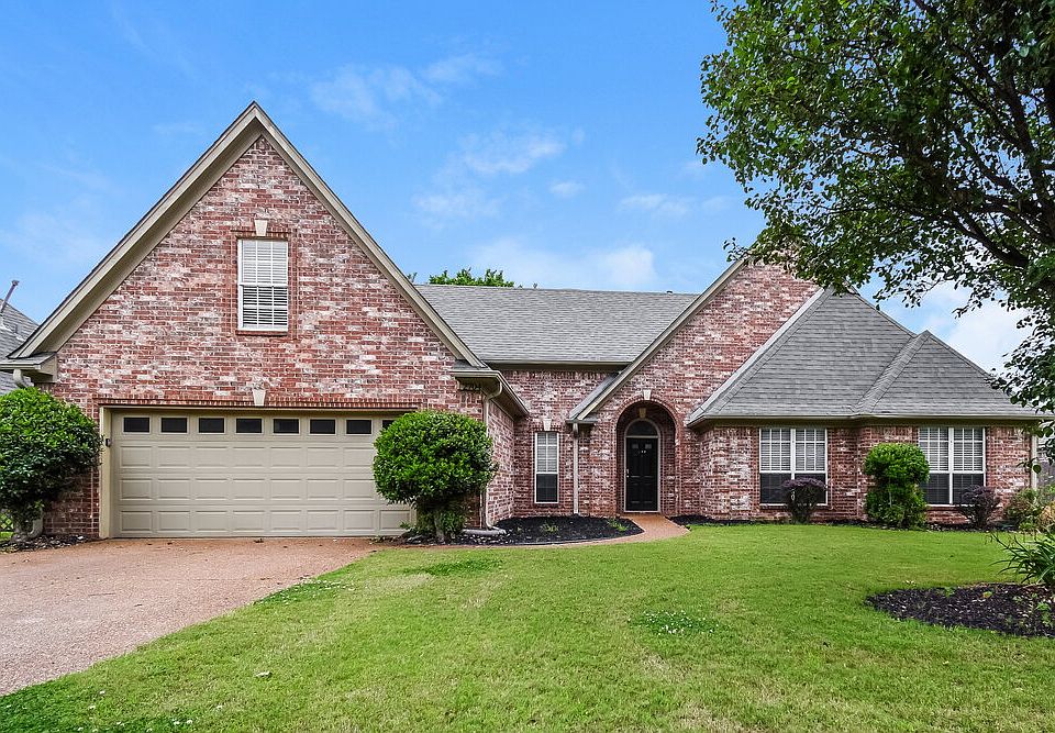 1st image of 2704 Greencliff Dr